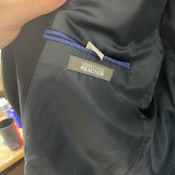 Kenneth Cole Reaction Mens Suit 42L Jacket/Pants 35L - Picture 5 of 8